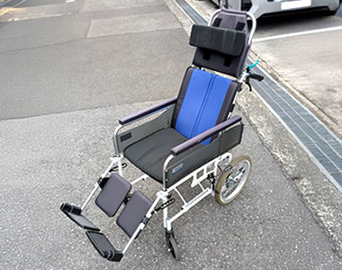 リクライニング車椅子